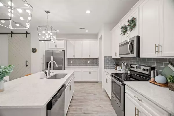 17827 ALTHEA BLUE PL, Lutz, FL 33558