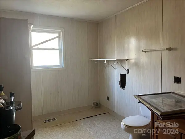 320 Lovelady RD, Connelly Springs, NC 28612