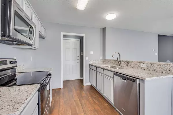 316 California Drive, Glenn Heights, TX 75154