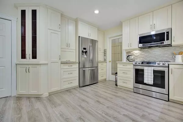 6069 154A St, Surrey, BC V3S 7H6