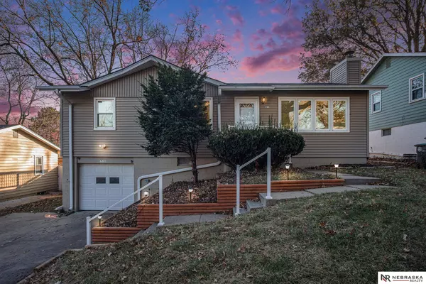 6811 Ogden Street, Omaha, NE 68104