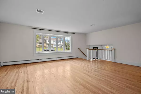 220 N ELM AVE, Newtown, PA 18940