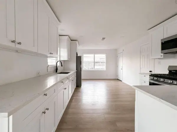 6301 Rowan LN, Houston, TX 77074