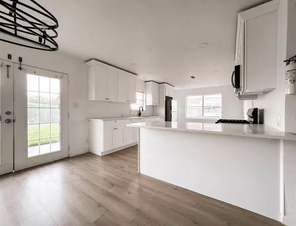 6301 Rowan LN, Houston, TX 77074