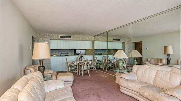 440 S GULFVIEW BLVD #905, Clearwater Beach, FL 33767