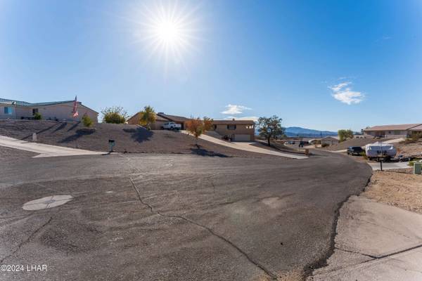 675 Knobhill Ln, Lake Havasu City, AZ 86403