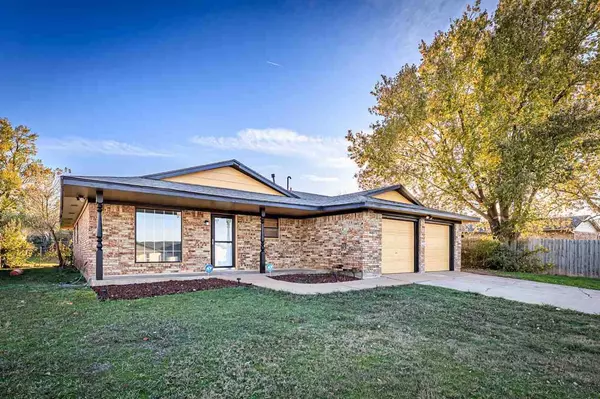 6704 SW Beta Ave, Lawton, OK 73505