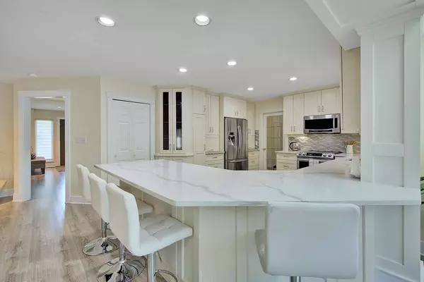 6069 154A St, Surrey, BC V3S 7H6