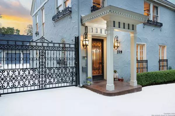 219 Mulberry Ave, San Antonio, TX 78212-2951