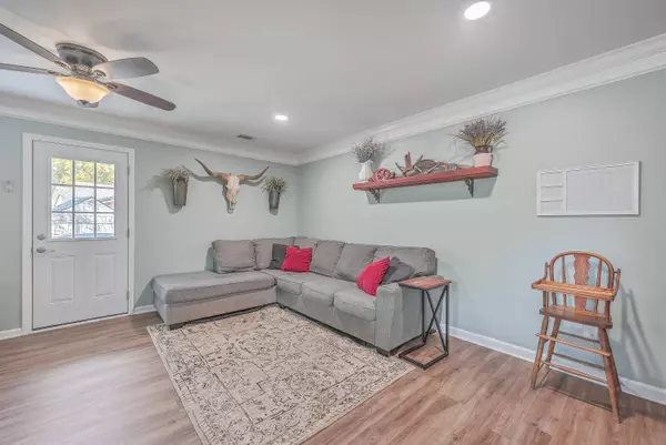 9519 S Cardinal Dr, Ladson, SC 29456