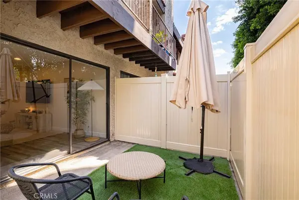 7247 Balboa BLVD #C, Lake Balboa, CA 91406