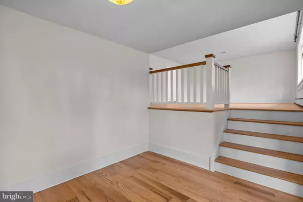 220 N ELM AVE, Newtown, PA 18940