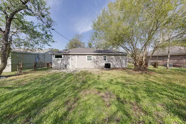 5810 Beldart ST, Houston, TX 77033