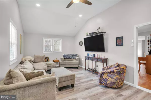 11 PENN RD, Voorhees, NJ 08043