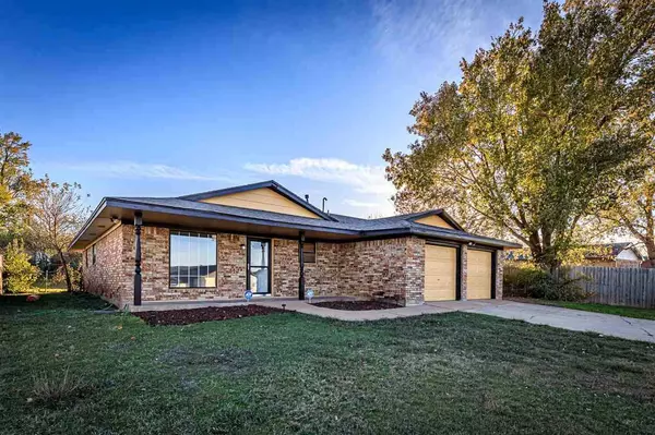 6704 SW Beta Ave, Lawton, OK 73505