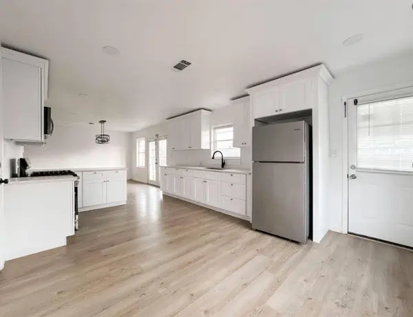 6301 Rowan LN, Houston, TX 77074