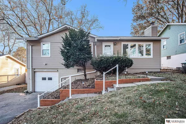 6811 Ogden Street, Omaha, NE 68104