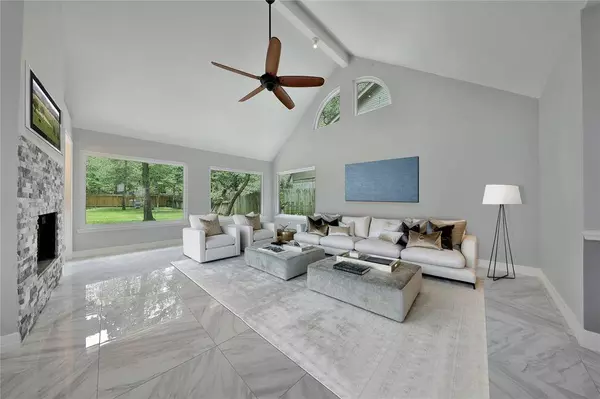 54 Quiet Oak CIR, The Woodlands, TX 77381