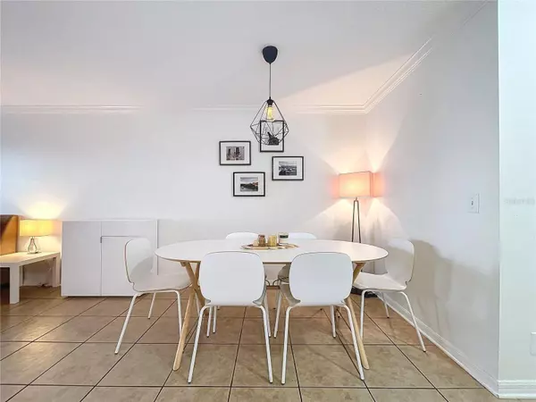 3125 ROYAL TUSCAN LN, Valrico, FL 33594