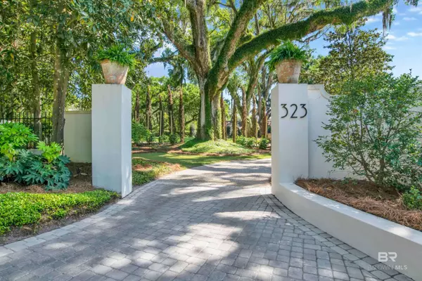 323 Whiting Court, Daphne, AL 36526