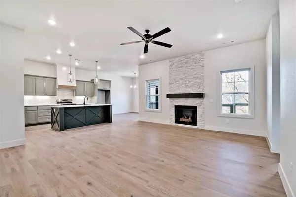 3 Winchester Ln, Bella Vista, AR 72715