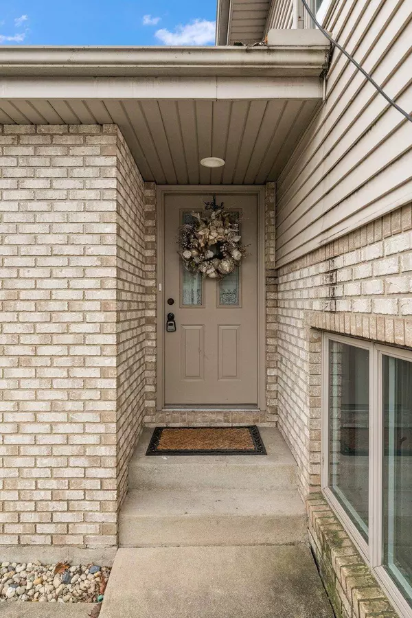 2742-44 Hart RD, Highland, IN 46322