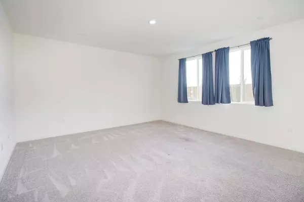 1456 Kensington DR, Plumas Lake, CA 95961