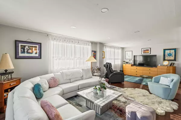 1707 N Prospect Ave Unit 16A, Milwaukee, WI 53202