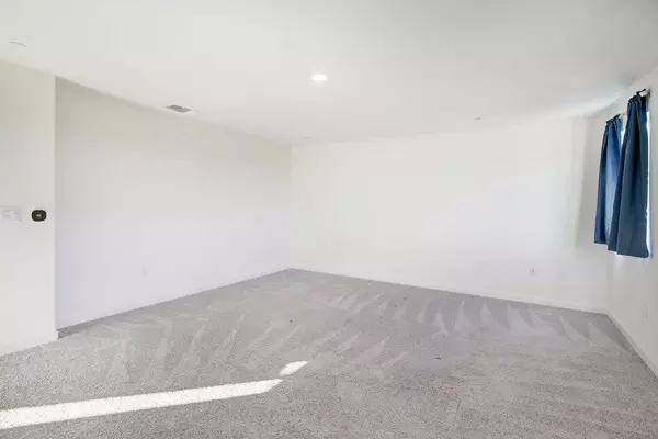 1456 Kensington DR, Plumas Lake, CA 95961