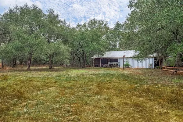 1312 COUNTY ROAD 255, Garwood, TX 77442