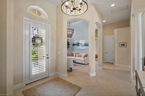 8990 Mustang Island CIR, Naples, FL 34113