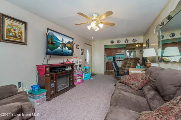 822 Rathbun AVE, Staten Island, NY 10309