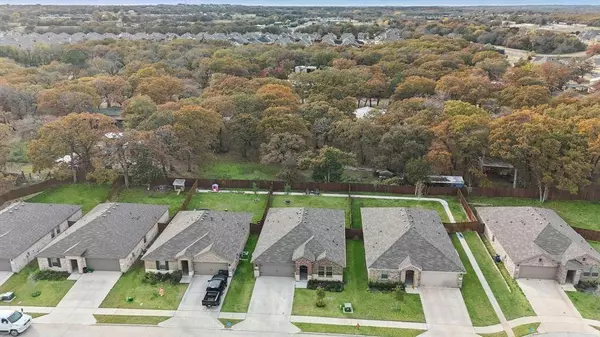 313 Ashburn Street, Azle, TX 76020