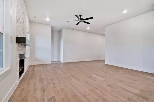 3 Winchester Ln, Bella Vista, AR 72715