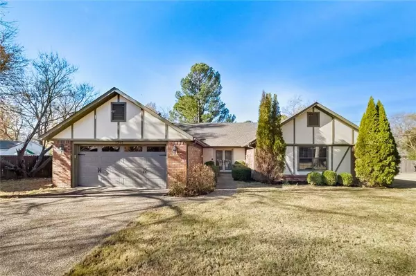 1307 Wimbledon Pl, Fayetteville, AR 72703