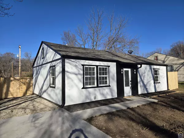 512 SE 35th TER, Topeka, KS 66605