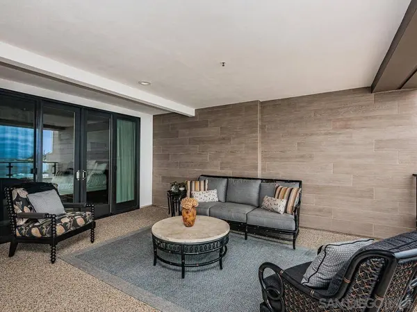 6767 Neptune Pl #203, La Jolla, CA 92037