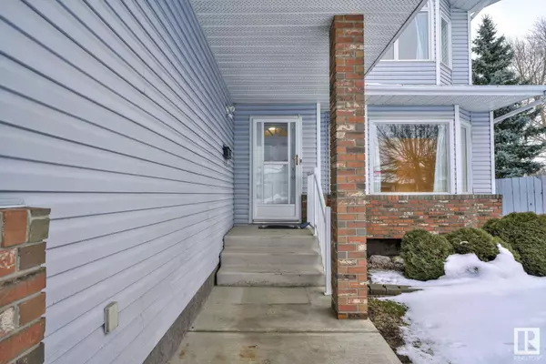 1111 111A ST NW, Edmonton, AB T6J 6R9