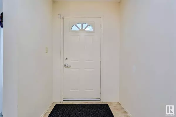 1111 111A ST NW, Edmonton, AB T6J 6R9