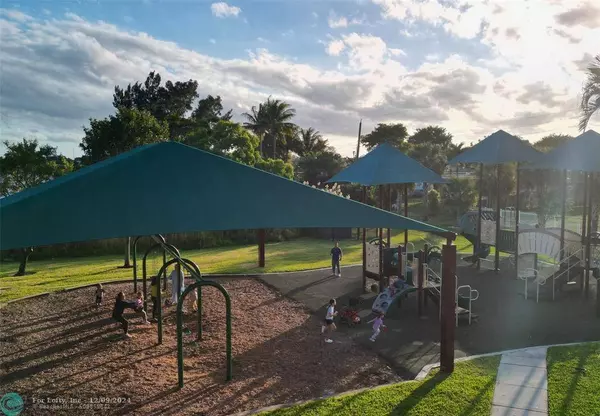 5601 SW 38th St, Davie, FL 33314