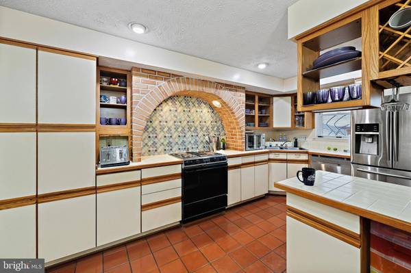 1621 CHESACO, Rosedale, MD 21237