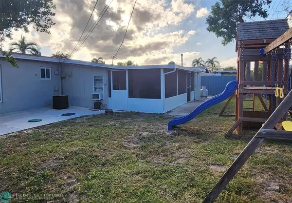 5601 SW 38th St, Davie, FL 33314