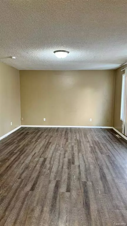 2814 Alpha Way, Flint, MI 48506