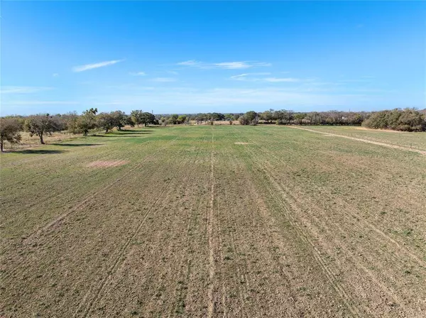 1707 W Lake Creek Road, Riesel, TX 76682