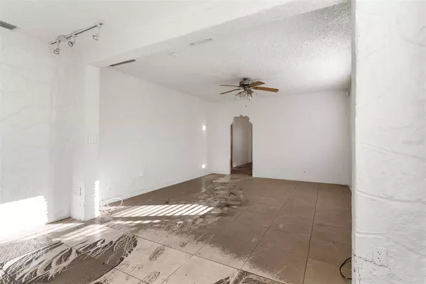 2425 STUART ST, Tampa, FL 33605