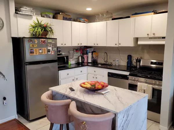 5250 VALLEY FORGE DR #407, Alexandria, VA 22304