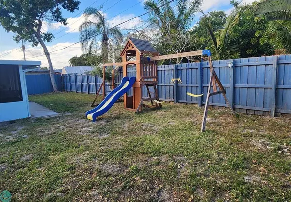 5601 SW 38th St, Davie, FL 33314