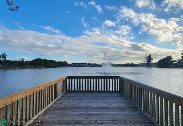 5601 SW 38th St, Davie, FL 33314