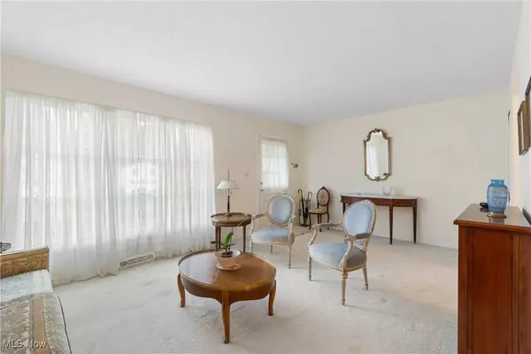 4894 Donald AVE, Cleveland, OH 44143