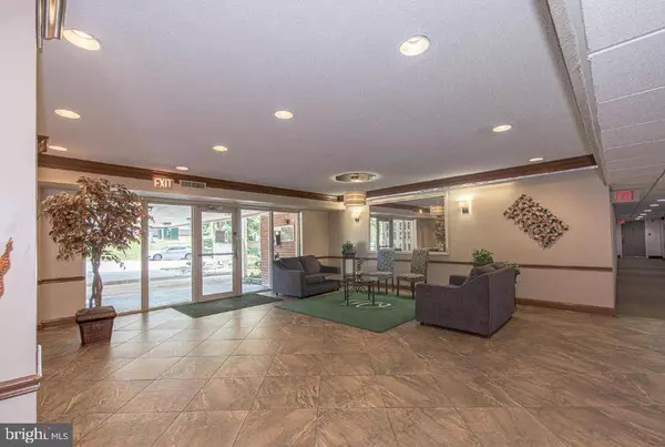 5250 VALLEY FORGE DR #407, Alexandria, VA 22304